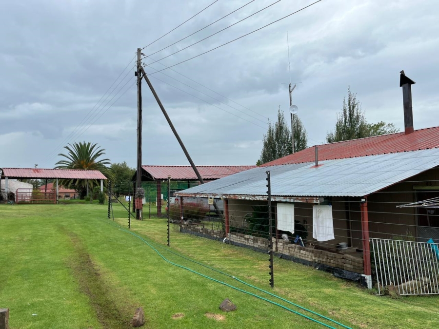 6 Bedroom Property for Sale in Ladybrand Rural Free State